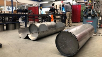 Studenten maken wapenkisten uit de Tweede Wereldoorlog